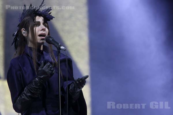 PJ HARVEY - 2016-07-03 - HEROUVILLE SAINT CLAIR - Chateau de Beauregard - Scene Beauregard - 